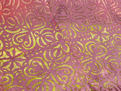 copri cotone e seta, doppio strato, sotto seta e sopra cotone forato color marrone. si puo' impiegare come copriletto, copridivano o tovaglia per le occasioni speciali. Dimensioni 160x210cm