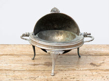 Carica l&#39;immagine nel visualizzatore di Gallery, Vaso, cestino, portapiante .... marocchino in metallo lavorato artigianalmente ed inciso. Pezzo unico lavorato e cesellato a mano. La patina è originale perchè databile anni 70/80, su richiesta si può lucidare per dare una patina brillante al white metal.  dimensioni 30x23 h27cm