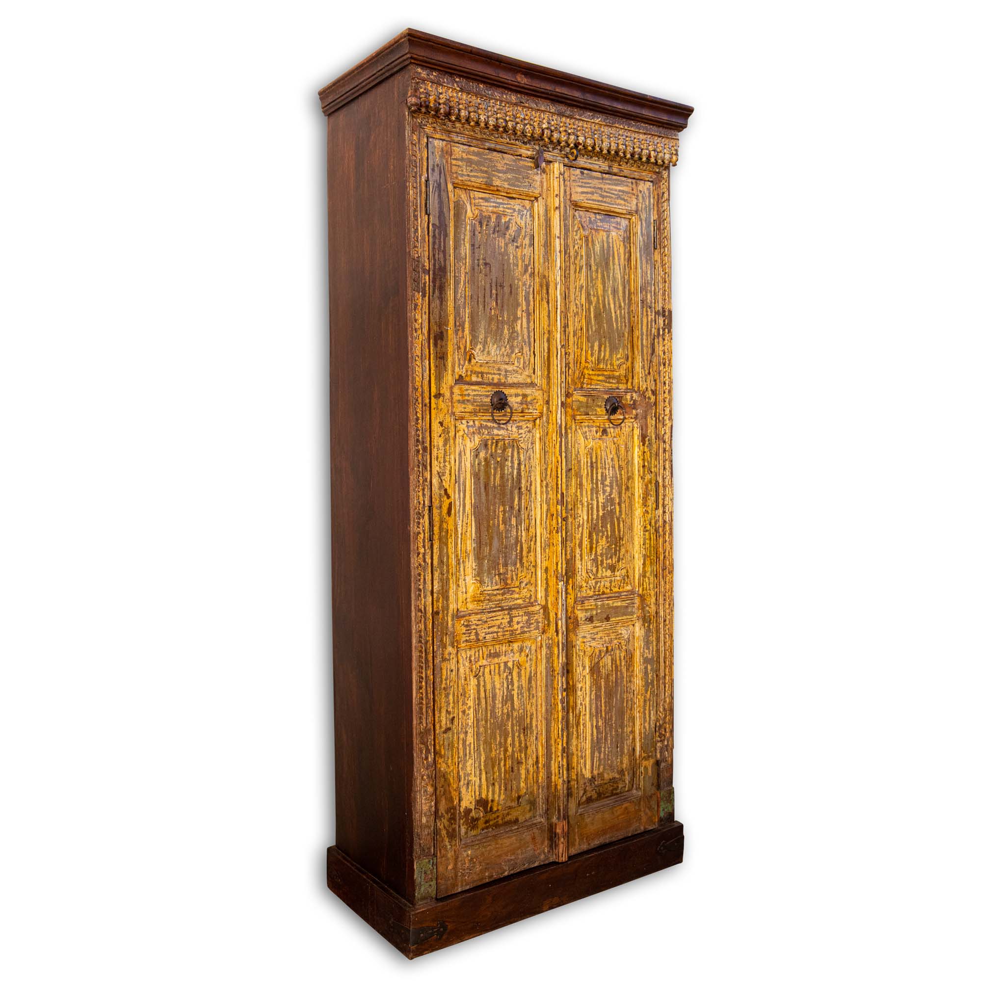 Armadio Indiano Assemblato In Legno Di Teak, Le 2 Ante Delicatamente Dipinte In Pasta Di Gesso Gialla Sono Recuperate Da Antiche Porte Indiane Databili Fine '800. All'Interno Sono Presenti 4 Ripiani.  Dimensioni 90x40xh210cm.