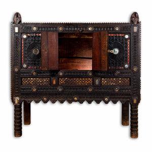 Antica Credenza, Tipica Damcja Indiana 2 Ante, 2 Pannelli Alle Estremità Fissi. Dimensioni 122x42xh120cm.