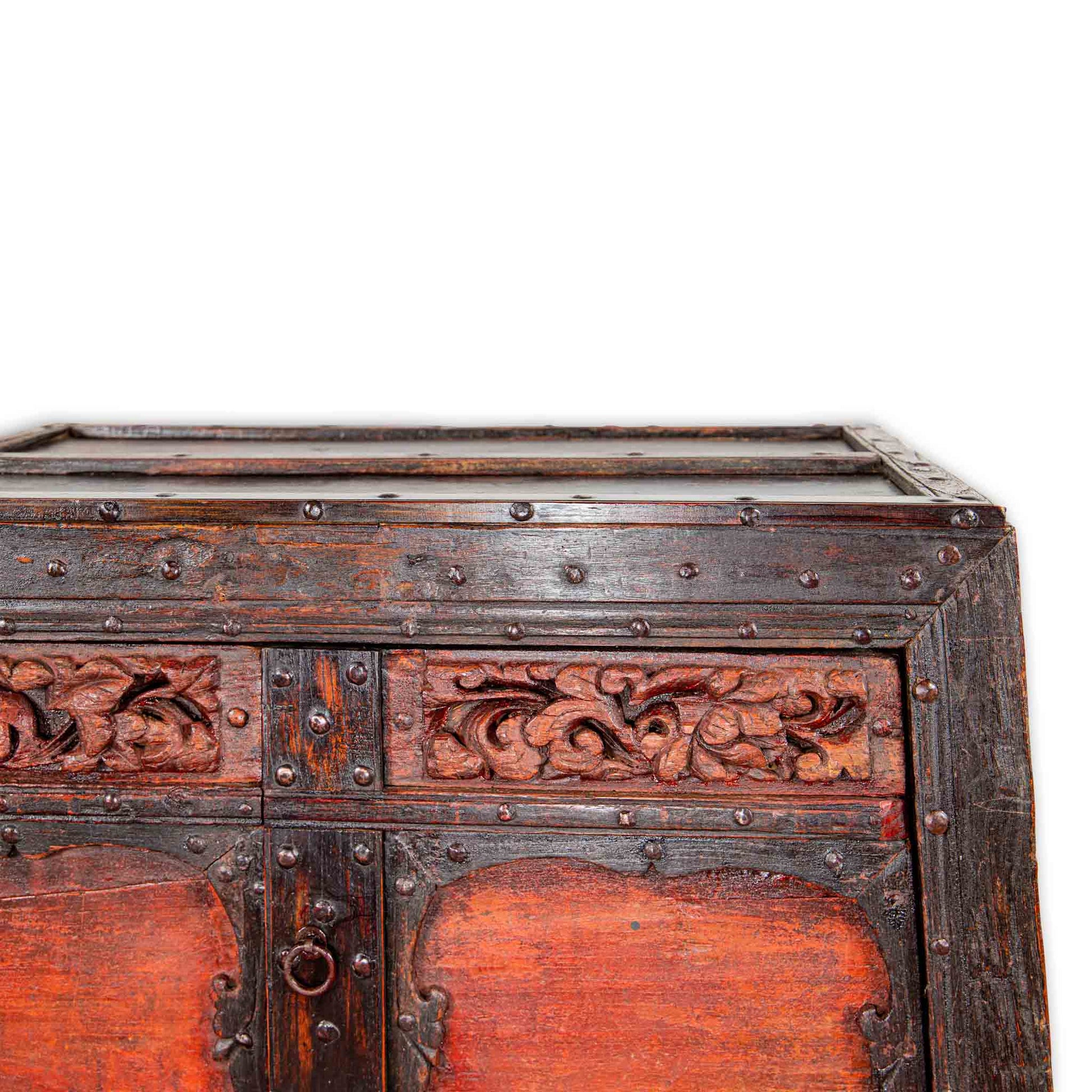 Credenza Cina Laccata Rossa Con Dettagli Di Intarsio, Assemblata Con Legno Di Foresta, Con 2 Ante E 2 Cassetti. Pezzo unico. Dimensioni 100x66xh90cm.
