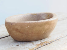 Carica l&#39;immagine nel visualizzatore di Gallery, ciotola in marmo ideale anche come portasapone, svuota tasche, vasetto... dimensioni 28x17 h7cm  disponibili altri pezzi, misure e colori   per ulteriori info o foto : info@etniko.it 0039 3338778241 ig/fb : etniko by crosato etsy : etnikobycrosato