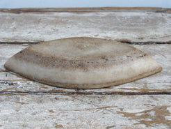 ciotola in marmo ideale anche come portasapone, svuota tasche, vasetto... dimensioni 26x13 h4cm  disponibili altri pezzi, misure e colori