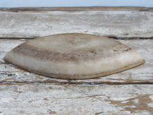 Carica l&#39;immagine nel visualizzatore di Gallery, ciotola in marmo ideale anche come portasapone, svuota tasche, vasetto... dimensioni 26x13 h4cm  disponibili altri pezzi, misure e colori