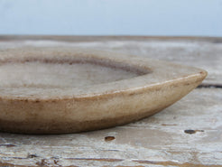 ciotola in marmo ideale anche come portasapone, svuota tasche, vasetto... dimensioni 26x13 h4cm  disponibili altri pezzi, misure e colori