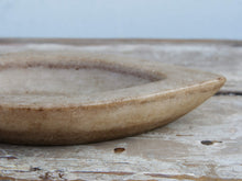 Carica l&#39;immagine nel visualizzatore di Gallery, ciotola in marmo ideale anche come portasapone, svuota tasche, vasetto... dimensioni 26x13 h4cm  disponibili altri pezzi, misure e colori