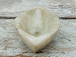 Ciotola, piatto Indiano In Marmo. Ideale anche come portasapone, svuota tasche, ciotolina, vasetto...  dimensioni diametro 16x8 h4cm