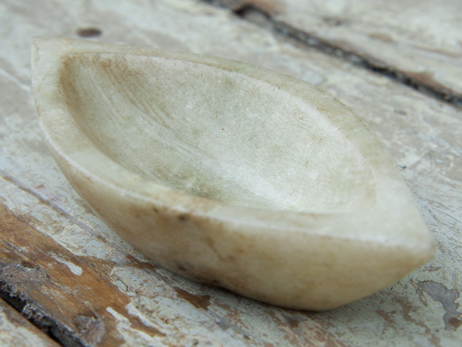 Ciotola, piatto Indiano In Marmo. Ideale anche come portasapone, svuota tasche, ciotolina, vasetto...  dimensioni diametro 16x8 h4cm