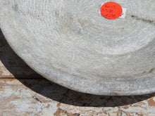Carica l&#39;immagine nel visualizzatore di Gallery, Ciotola, piatto Indiano In Marmo. Ideale anche come portasapone, svuota tasche, ciotolina, vasetto...  dimensioni diametro 22 h4cm    per info disponibili altri pezzi, misure e colori info@etniko.it 0039 3338778241 ig/fb : etniko by crosato etsy : etnikobycrosato
