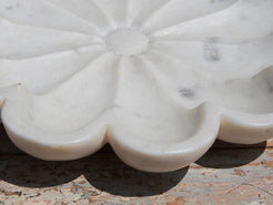 Ciotola, piatto Indiano In Marmo. Ideale anche come portasapone, svuota tasche, ciotolina, vasetto...  dimensioni diametro 33 h5cm    per info disponibili altri pezzi, misure e colori info@etniko.it 0039 3338778241 ig/fb : etniko by crosato etsy : etnikobycrosato
