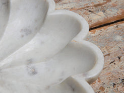Ciotola, piatto Indiano In Marmo. Ideale anche come portasapone, svuota tasche, ciotolina, vasetto...  dimensioni diametro 33 h5cm    per info disponibili altri pezzi, misure e colori info@etniko.it 0039 3338778241 ig/fb : etniko by crosato etsy : etnikobycrosato
