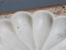 Carica l&#39;immagine nel visualizzatore di Gallery, Ciotola, piatto Indiano In Marmo. Ideale anche come portasapone, svuota tasche, ciotolina, vasetto...  dimensioni diametro 33 h5cm    per info disponibili altri pezzi, misure e colori info@etniko.it 0039 3338778241 ig/fb : etniko by crosato etsy : etnikobycrosato