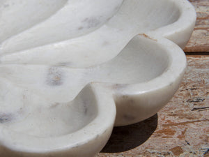 Ciotola, piatto Indiano In Marmo. Ideale anche come portasapone, svuota tasche, ciotolina, vasetto...  dimensioni diametro 33 h5cm    per info disponibili altri pezzi, misure e colori info@etniko.it 0039 3338778241 ig/fb : etniko by crosato etsy : etnikobycrosato