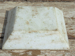 Vecchia Ciotola Indiana In Marmo  ideale anche come portasapone, svuota tasche, ciotolina, vasetto...  dimensioni 15x15xh4cm