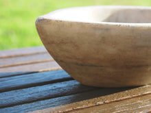 Carica l&#39;immagine nel visualizzatore di Gallery, Ciotola, piatto Indiano In Marmo. Ideale anche come portasapone, svuota tasche, ciotolina, vasetto...  dimensioni  16x27   h9cm    per info disponibili altri pezzi, misure e colori info@etniko.it 0039 3338778241 ig/fb : etniko by crosato etsy : etnikobycrosato