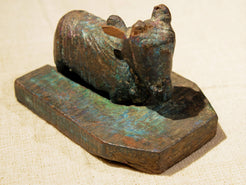 Nandi Indiano, in sanscrito urisha che significa dharma, rettitudine, in legno.dimensioni 13x18xh14cm.