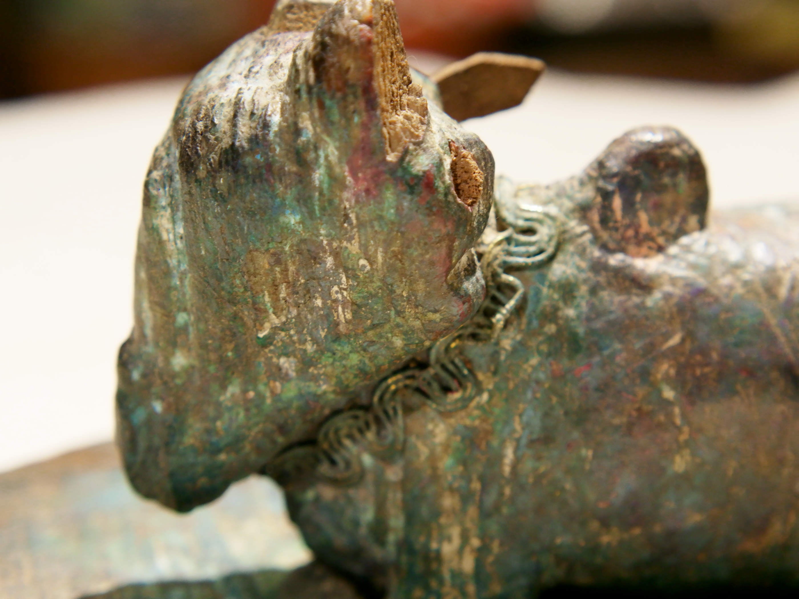 Nandi Indiano, in sanscrito urisha che significa dharma, rettitudine, in legno.dimensioni 13x18xh14cm.