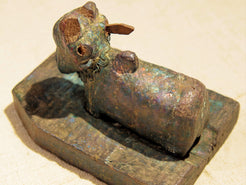 Nandi Indiano, in sanscrito urisha che significa dharma, rettitudine, in legno.dimensioni 13x18xh14cm.
