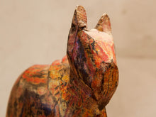 Carica l&#39;immagine nel visualizzatore di Gallery, Nandi Indiano, in sanscrito urisha che significa dharma, rettitudine, in legno. Nel Pantheon della religione Induista Nandi è la mitica cavalcatura di Shiva. dimensioni 6x16xh20cm.