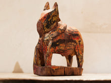 Carica l&#39;immagine nel visualizzatore di Gallery, Nandi Indiano, in sanscrito urisha che significa dharma, rettitudine, in legno. Nel Pantheon della religione Induista Nandi è la mitica cavalcatura di Shiva. dimensioni 6x16xh20cm.