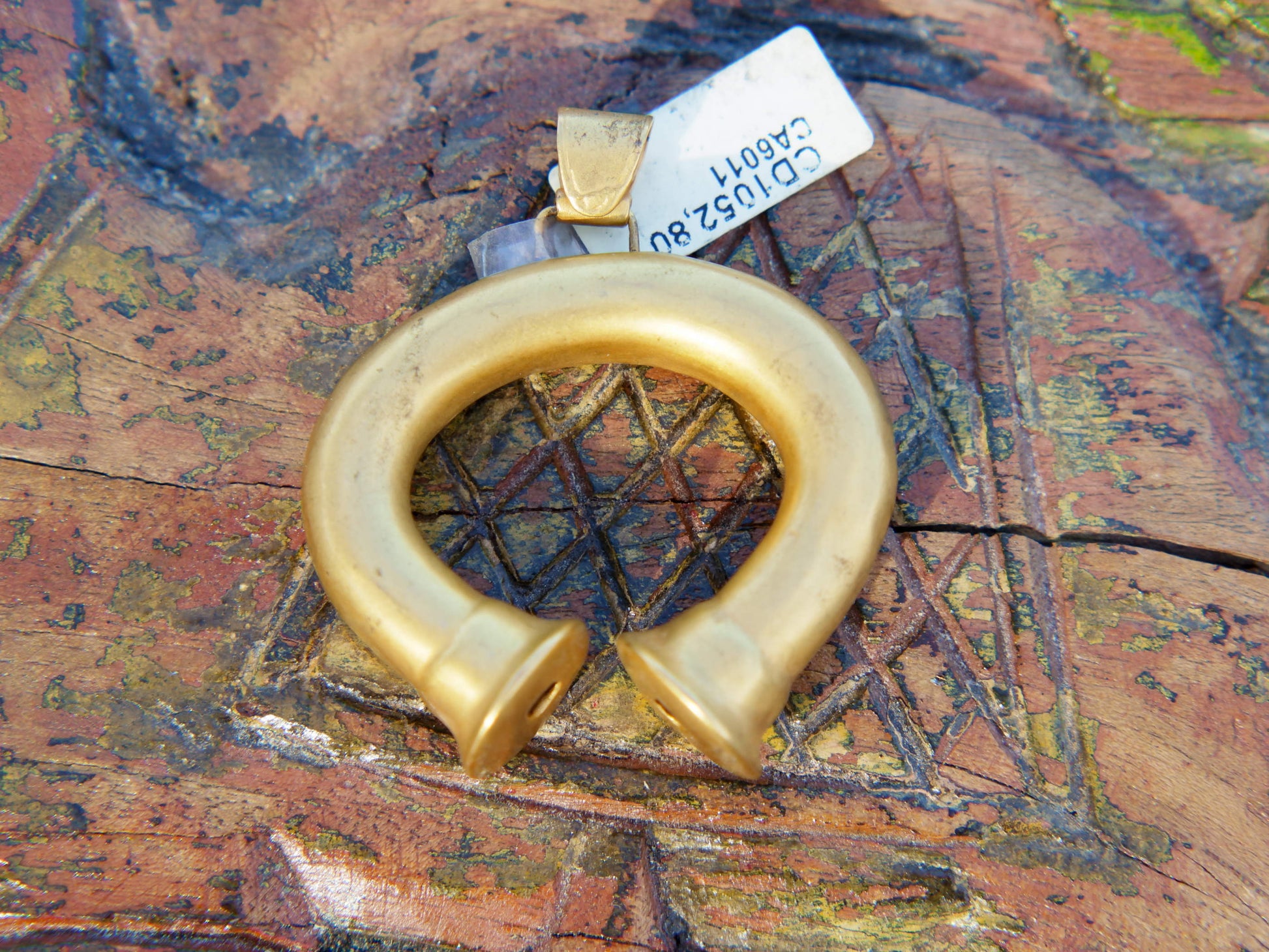 pendaglio in argento placcato oro 24 kt stile maya azteco, classici simboli della cultura sud americana  pezzo unico   dimensioni 4.5x5 cm, spessore 1.5 cm, peso29 gr   per maggiori info, foto o dettagli contattare watshapp 0039 3338778241 mail info@etniko.it pinterest / facebook / instagram: etnikobycrosato