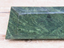 Carica l&#39;immagine nel visualizzatore di Gallery, piattino in marmo ideale anche come portasapone, svuota tasche, portacandele... dimensioni  25.5 x 15.5  h 1.5cm   disponibili altri pezzi, misure e colori   per ulteriori info o foto : info@etniko.it 0039 3338778241 ig/fb : etniko by crosato etsy : etnikobycrosato