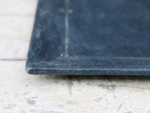 Carica l&#39;immagine nel visualizzatore di Gallery, piatto in marmo ideale anche come portasapone, svuota tasche, portacandele... dimensioni 23x23 h 1.5cm  disponibili altri pezzi, misure e colori   per ulteriori info o foto : info@etniko.it 0039 3338778241 ig/fb : etniko by crosato etsy : etnikobycrosato