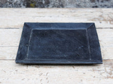 Carica l&#39;immagine nel visualizzatore di Gallery, piatto in marmo ideale anche come portasapone, svuota tasche, portacandele... dimensioni 23x23 h 1.5cm  disponibili altri pezzi, misure e colori   per ulteriori info o foto : info@etniko.it 0039 3338778241 ig/fb : etniko by crosato etsy : etnikobycrosato