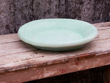 Carica l&#39;immagine nel visualizzatore di Gallery, Piatto, centrotavola, ciotola tadelakt, un intonaco di origine marocchina tipico della città di Marrakech, un metodo completamente ecologico basato sull&#39;utilizzo di calce idrata, sapone nero, pigmenti naturali e cere. Dimensioni Diametro 46 h8cm.