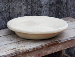 Piatto, centrotavola, ciotola tadelakt, un intonaco di origine marocchina tipico della città di Marrakech, un metodo completamente ecologico basato sull'utilizzo di calce idrata, sapone nero, pigmenti naturali e cere. Dimensioni Diametro 52 h10cm.