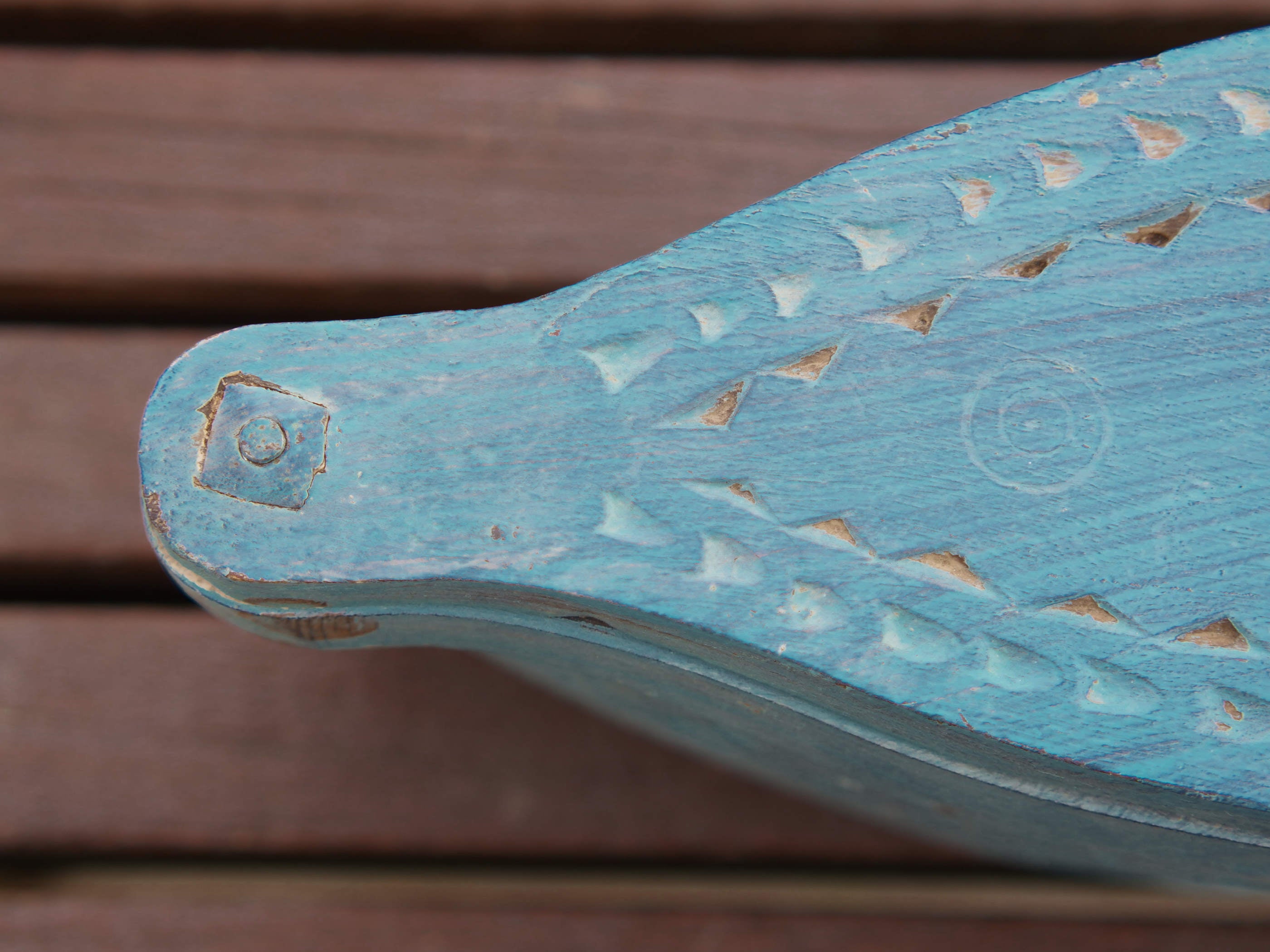 scatolina portatikka, portaspezie indiana in legno inciso, dipinta azzurra. scatolina con apertura scorrevole , incisa a mano , pezzo unico lavorato a mano .  dimensioni 37x12 h12 cm  euro 55 scontato euro 38    per ulteriori info o foto whatsapp 0039 3338778241 mail info@etniko.it https://www.pinterest.it/etnikobycrosato/_saved/ https://www.facebook.com/etnikobycrosato https://www.instagram.com/etnikobycrosato/