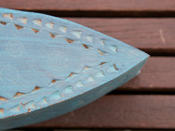 scatolina portatikka, portaspezie indiana in legno inciso, dipinta azzurra. scatolina con apertura scorrevole , incisa a mano , pezzo unico lavorato a mano .  dimensioni 37x12 h12 cm  euro 55 scontato euro 38    per ulteriori info o foto whatsapp 0039 3338778241 mail info@etniko.it https://www.pinterest.it/etnikobycrosato/_saved/ https://www.facebook.com/etnikobycrosato https://www.instagram.com/etnikobycrosato/