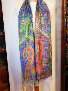 scialle in seta e cotone. pezzo unico.  peso 100grammi, dimensioni 70x200cm.