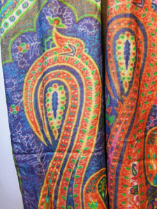 scialle in seta e cotone. pezzo unico.  peso 100grammi, dimensioni 70x200cm.