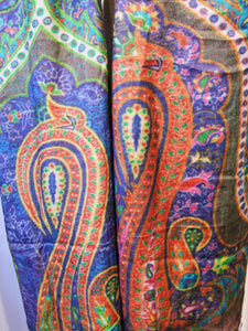 scialle in seta e cotone. pezzo unico.  peso 100grammi, dimensioni 70x200cm.