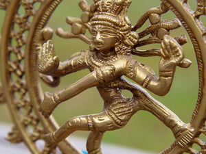  statuetta in lega di metalli raffigurante la divinità Siva o Shiva Nataraja peso 990 gr  dimensioni 16x5 h20cm