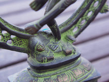 Carica l&#39;immagine nel visualizzatore di Gallery, statua indiana in bronzo raffigurante shiwa , shiva .peso 1350 gr misure 24x19x6 cm