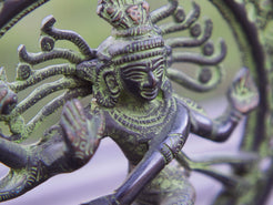 statua indiana in bronzo raffigurante shiwa , shiva .peso 1350 gr misure 24x19x6 cm