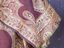 Carica l&#39;immagine nel visualizzatore di Gallery, scialle jamawar o kaani, tipica lavorazione del nord india / nepal in lana finissima per formare trasparenza ed effetto double faces.dimensioni 75 x 210 cm 