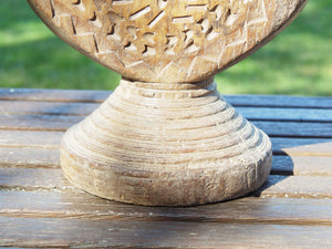 Antico separatore, oggetti di lavoro antichi usato per cereali, riso indiano in legno di teak inciso.Dimensioni 21x15 h20cm