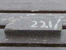 Carica l&#39;immagine nel visualizzatore di Gallery, Vecchio timbro artigianale in legno per tessuti usato in India per la tradizionale lavorazione print block. Ricavato da un unico pezzo di legno intagliato.  Dimensioni 12x2 prof.3cm   per ulteriori info o dettagli: info@etniko.it 0039 3338778241 ig/fb : etniko by crosato etsy : etnikobycrosato