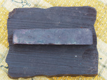Carica l&#39;immagine nel visualizzatore di Gallery, Vecchio timbro artigianale in legno per tessuti usato in India per la tradizionale lavorazione print block. Ricavato da un unico pezzo di legno intagliato.  Dimensioni 15x20 h5cm