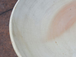 Tavolino Marocco con piano in terracotta e basamento in metallo. Pezzo unico lavorato artigianalmente. Composto da piatto e basamento in metallo scindibili.  Dimensioni diametro 56 h 62cm. 