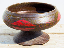 Vecchio vaso In Legno Incavato E Dipinto. Provenienza Cina. Pezzo unico. Dimensioni diametro 25 h14cm.   per info ed ulteriori foto info@etniko.it facebook / instagram : etnikobycrosato 0039 3338778241 info@etniko.it