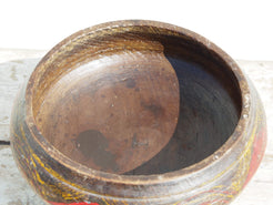 Vecchio vaso In Legno Incavato E Dipinto. Provenienza Cina. Pezzo unico. Dimensioni diametro 25 h14cm.   per info ed ulteriori foto info@etniko.it facebook / instagram : etnikobycrosato 0039 3338778241 info@etniko.it