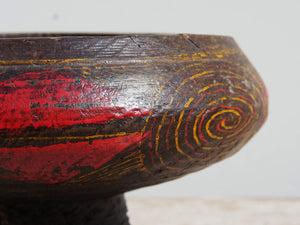 Vecchio vaso In Legno Incavato E Dipinto. Provenienza Cina. Pezzo unico. Dimensioni diametro 25 h14cm.   per info ed ulteriori foto info@etniko.it facebook / instagram : etnikobycrosato 0039 3338778241 info@etniko.it