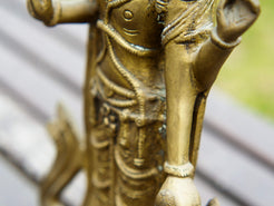 statuetta indiana in lega di metalli raffigurante vishnu , particolare