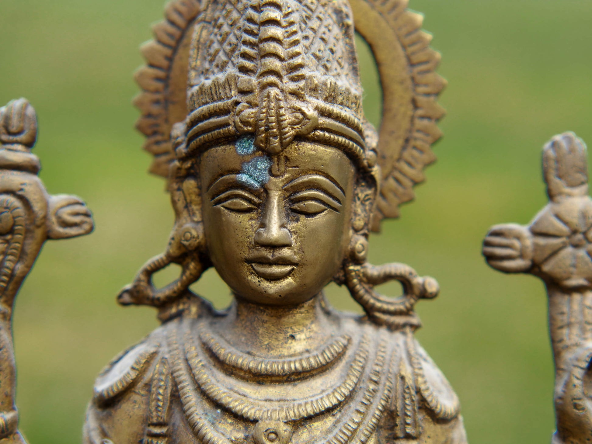 statuetta indiana in lega di metalli raffigurante vishnu Databile primi '90013x7 h32 cm peso 2260 gr 