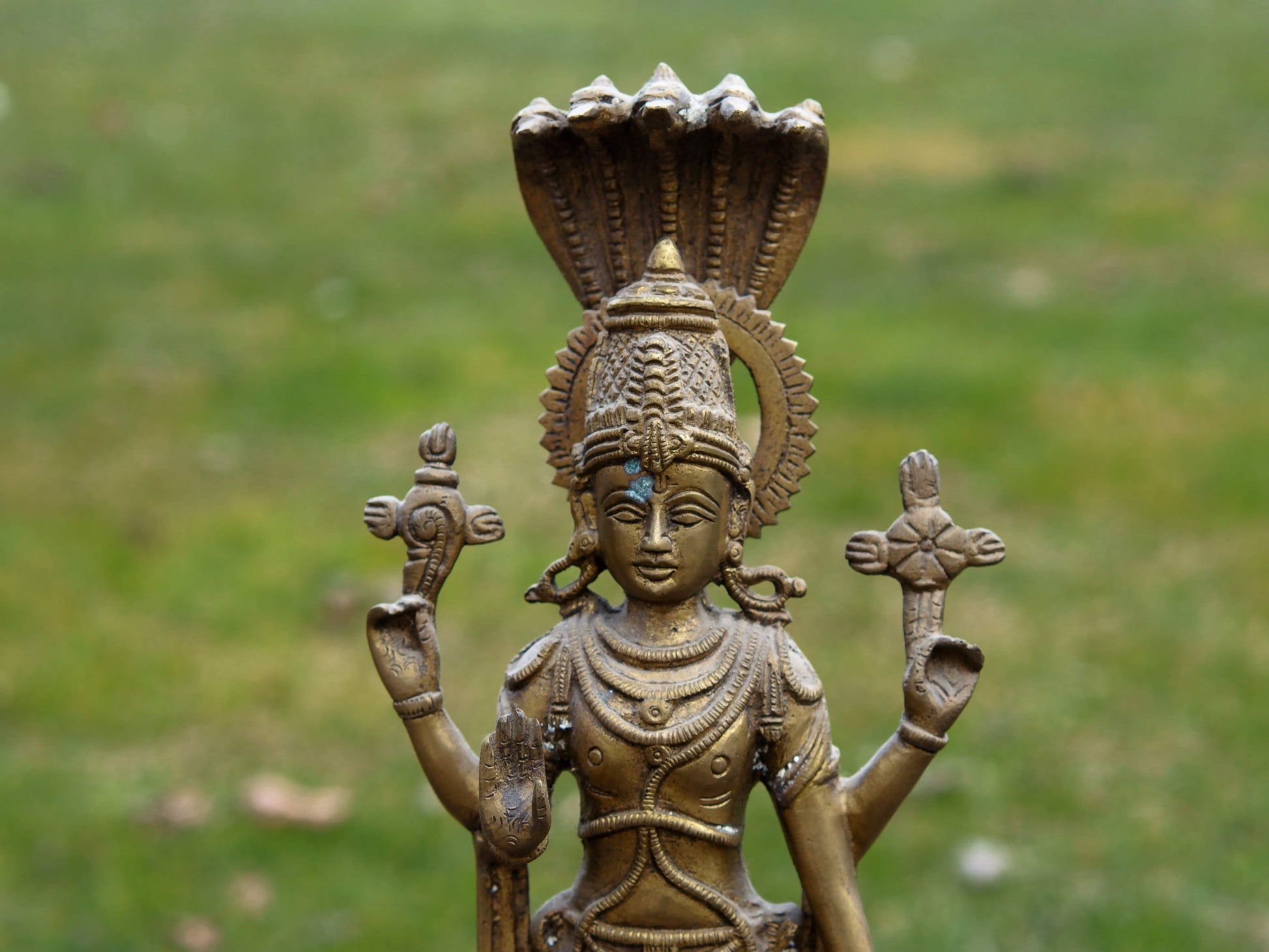 statuetta indiana in lega di metalli raffigurante vishnu Databile primi '90013x7 h32 cm peso 2260 gr 