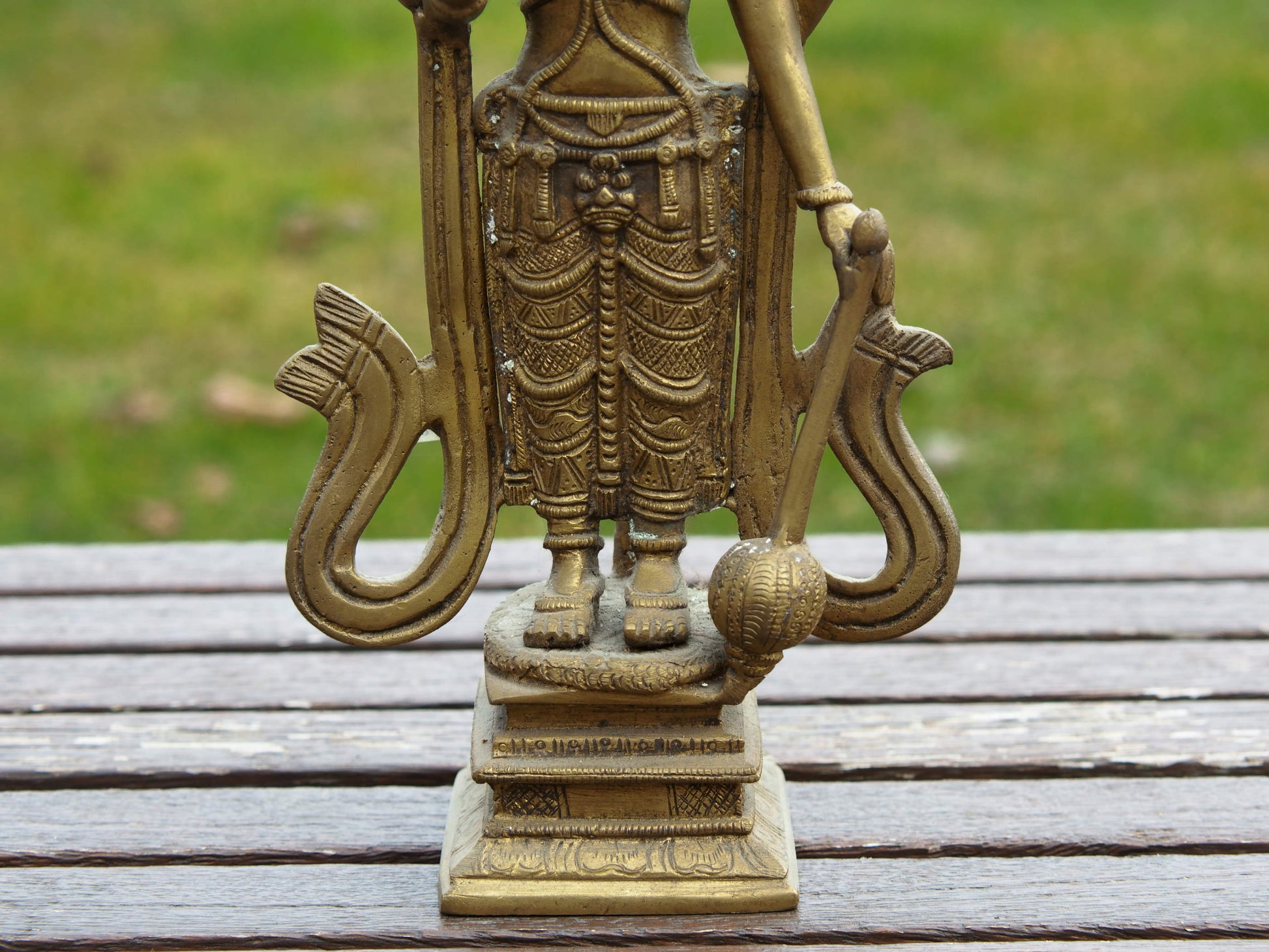 statuetta indiana in lega di metalli raffigurante vishnu Databile primi '90013x7 h32 cm peso 2260 gr 